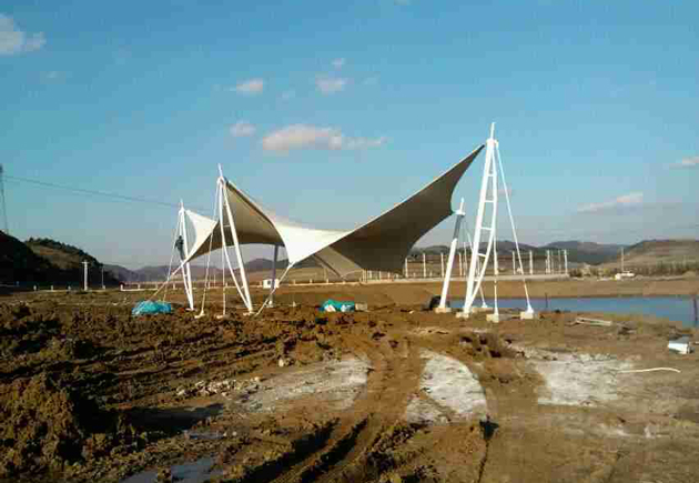 內(nèi)蒙古張拉膜搭建人數(shù)配置是怎樣的呢？